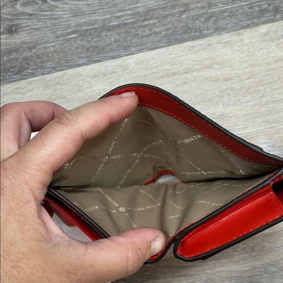 1008-5056 Michael Kors Vibrant Red Leather Wallet - Picture 8 of 12